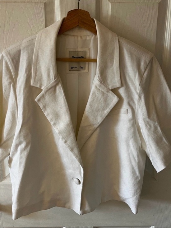 Abercrombie & Fitch Jackets & Blazers - Abercrombie linen blend short sleeve blazer – summer layer